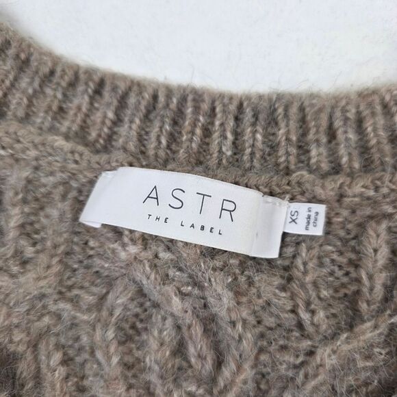 ASTR The Label Medina Cabel Knit Sweater Vest in Beige- Size XS - Picture 4 of 9